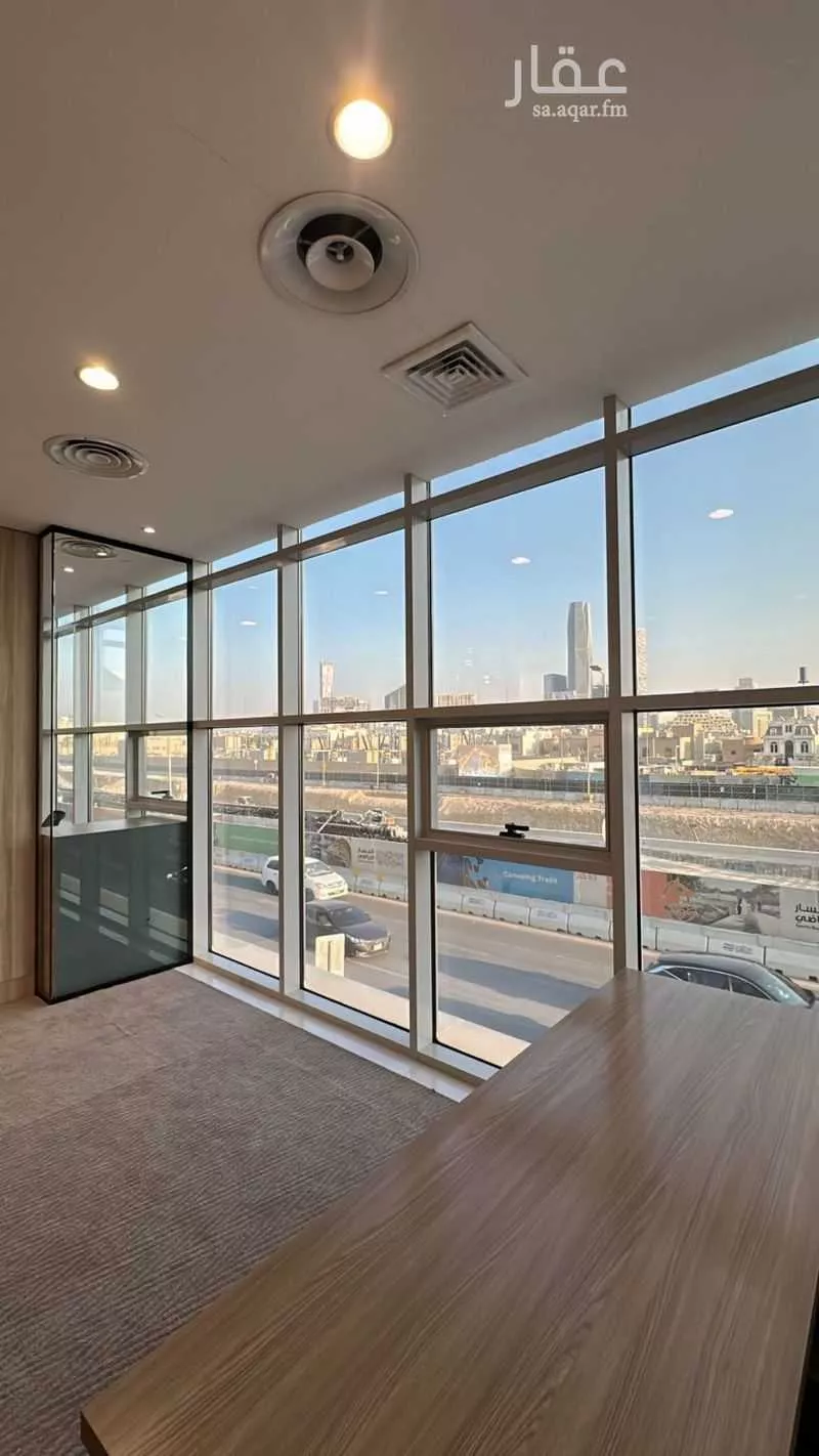 مكتب تجاري للإيجار في شارع الامير محمد ابن سلمان ابن عبدالعزيز, حي العقيق, مدينة الرياض, منطقة الرياض 1 صورة