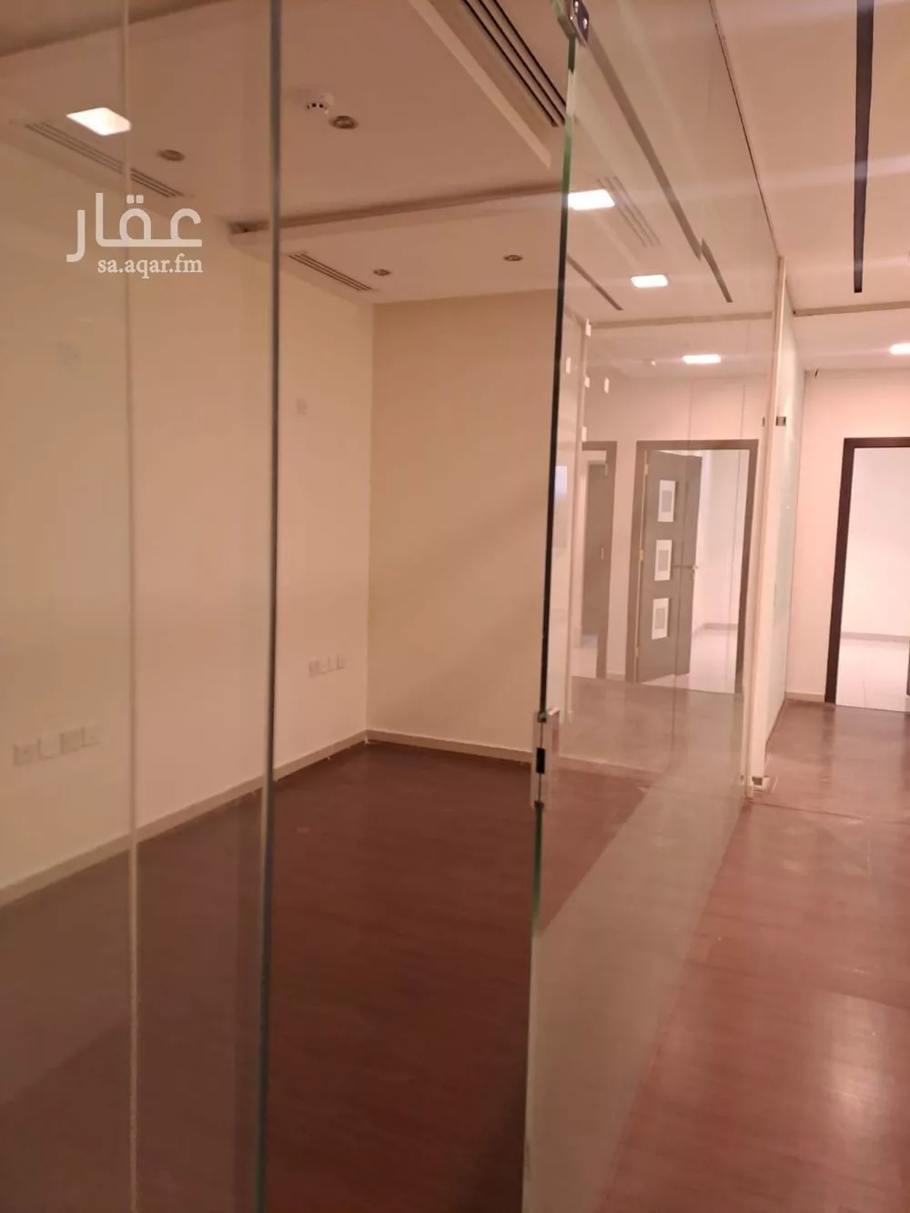 مكتب تجاري للإيجار في شارع طريق الملك عبدالعزيز, حي الياسمين, مدينة الرياض, منطقة الرياض 1 صورة