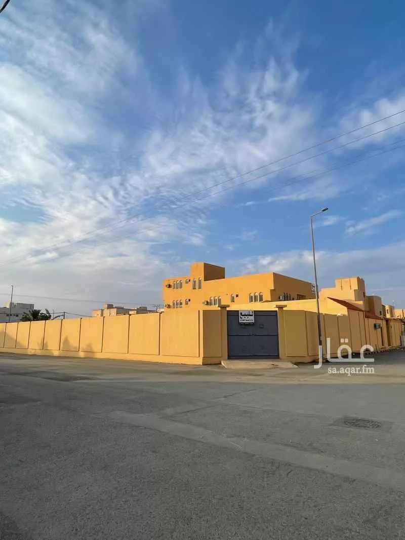 فيلا للبيع في شارع المدائني, حي التعاون, مدينة رياض الخبراء, منطقة القصيم 1 صورة