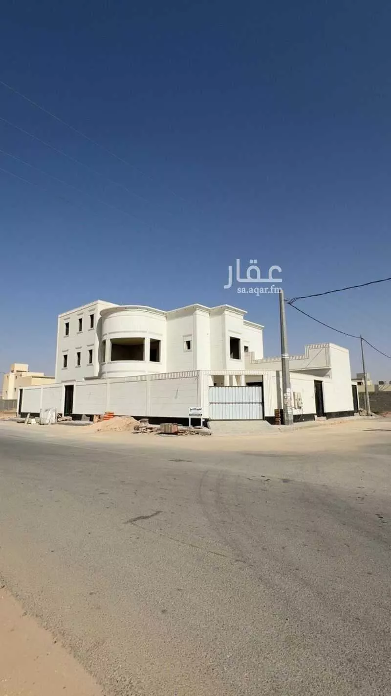 فيلا للبيع في شارع ادهم بن حظره الراشدي, حي المستقبل, مدينة المجمعة, منطقة الرياض 1 صورة