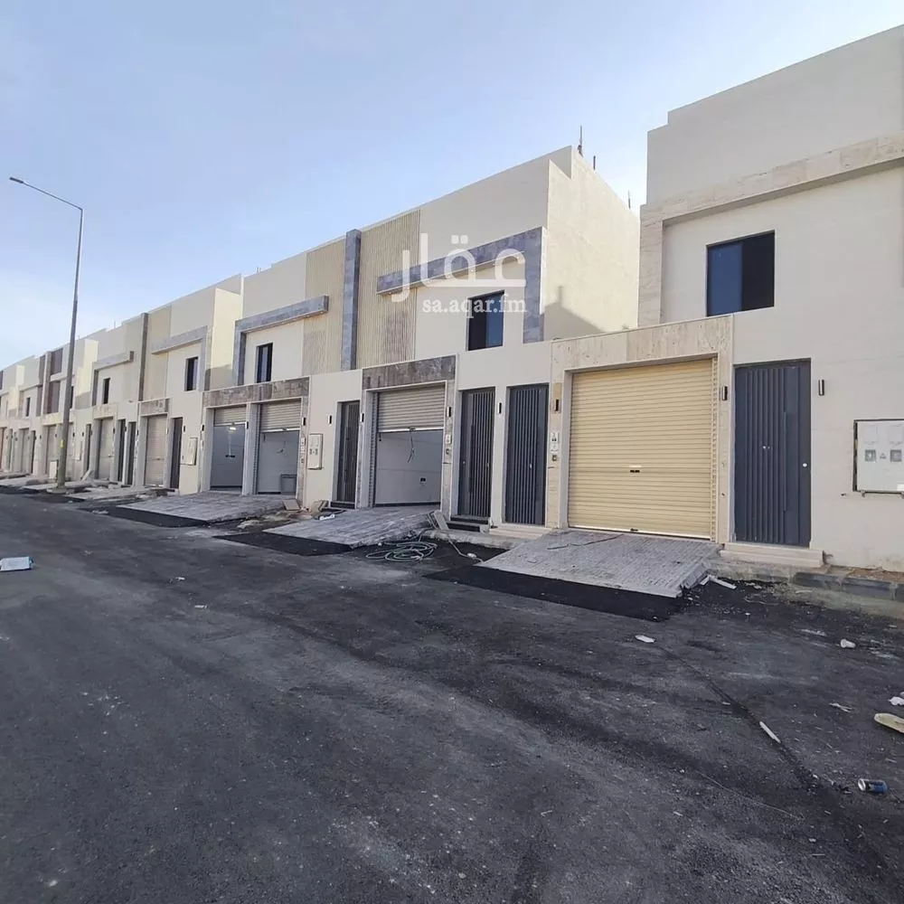 دور للبيع في شارع ابن الطيلسان القرطبي, حي عكاظ, مدينة الرياض, منطقة الرياض 1 صورة