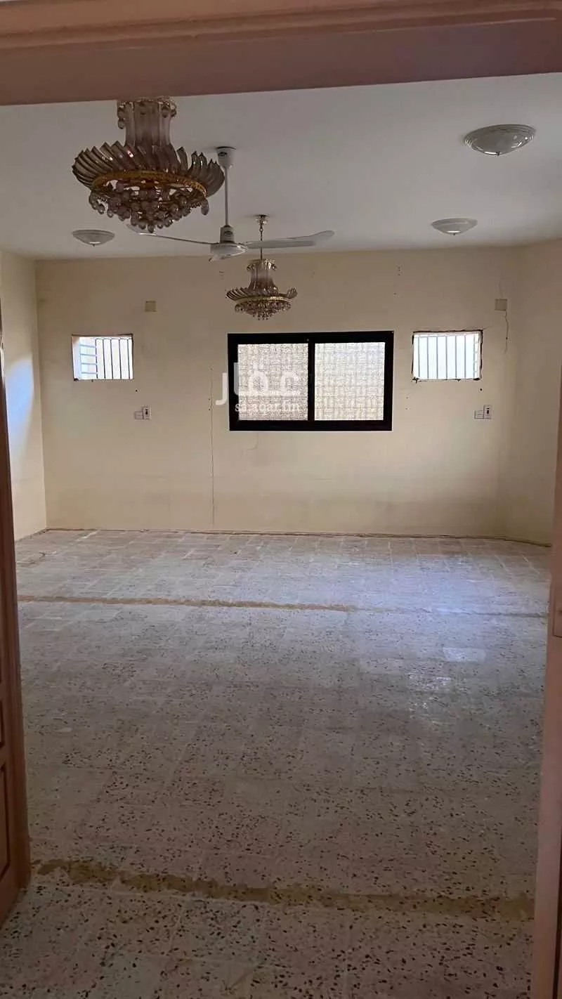 فيلا للبيع في شارع عبد الرحمن بن هبة الله ، حي الخريمي ، حائل ، منطقة حائل 1 صورة