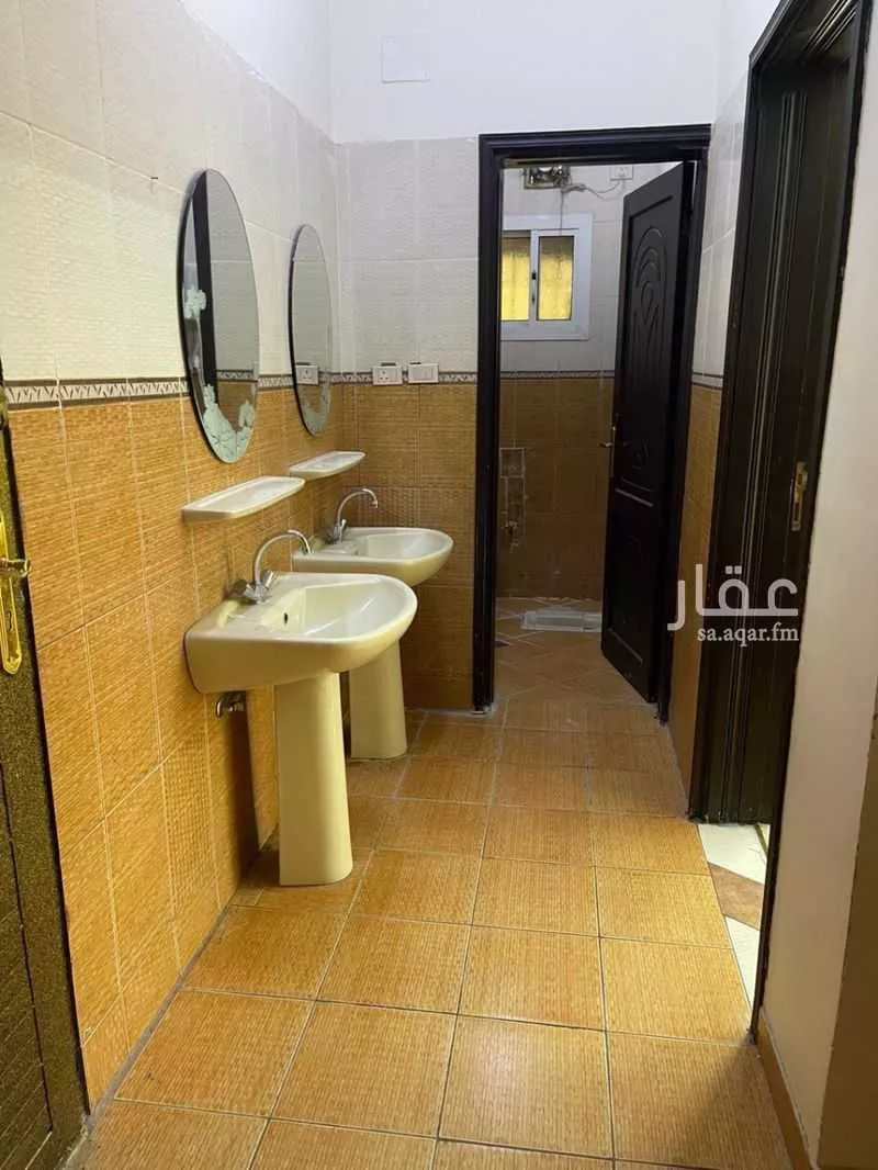 شقة للإيجار في شارع محمد الموصل, حي الورود, مدينة تبوك, منطقة تبوك 1 صورة