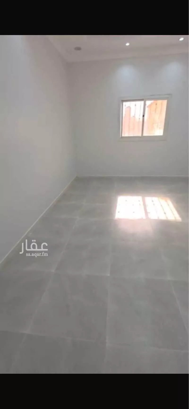 فيلا للبيع في شارع احمد بن الحجاج, حي الدفاع, مدينة المدينه المنوره, منطقة المدينة المنورة 1 صورة