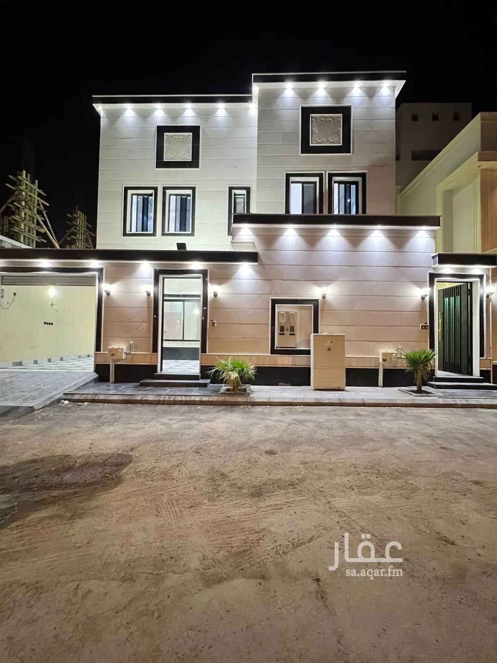 دور للبيع في شارع الرقاق, حي العزيزية, مدينة الرياض, منطقة الرياض 1 صورة