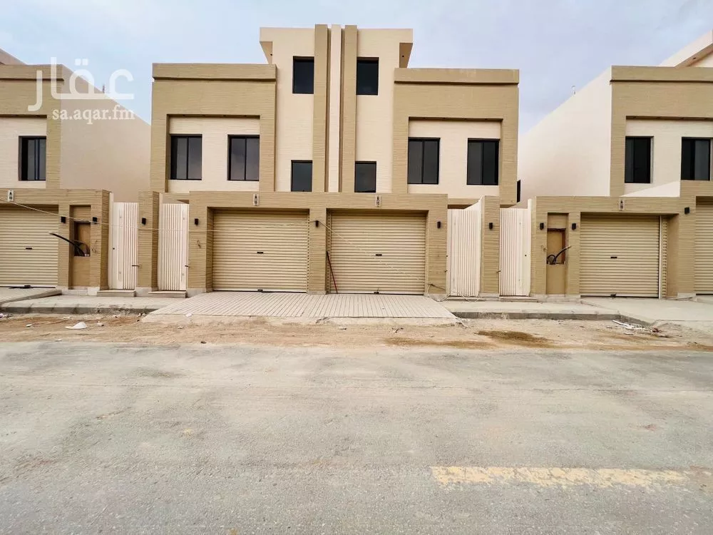 دور للبيع في شارع عبدالله بن أبي البركات, حي عكاظ, مدينة الرياض, منطقة الرياض 1 صورة