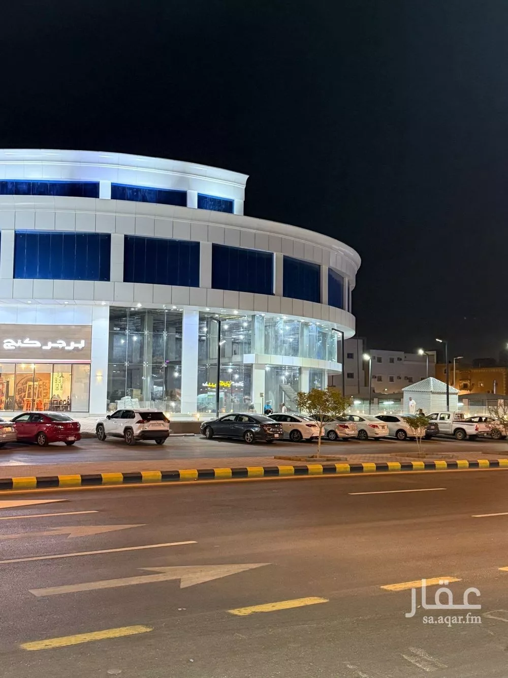 محل للإيجار في شارع خريص, حي الندوة, مدينة الرياض, منطقة الرياض 1 صورة