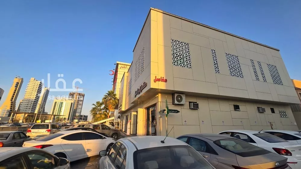 مكتب تجاري للإيجار في شارع طريق الامام سعود بن فيصل الفرعي, حي العقيق, مدينة الرياض, منطقة الرياض 1 صورة