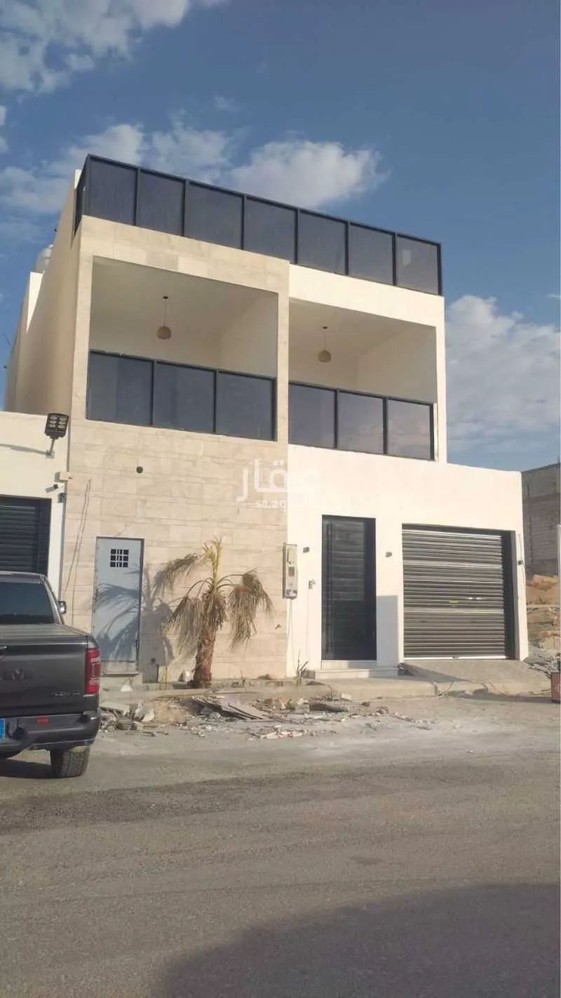فيلا للبيع في شارع شارع عرض 15, حي المهدية, مدينة الرياض, منطقة الرياض 1 صورة