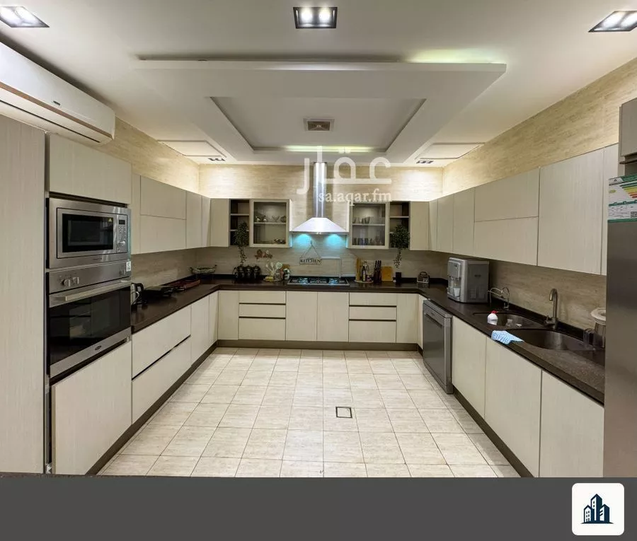 فيلا للبيع في شارع ابن عمر الدقاق, حي المهدية, مدينة الرياض, منطقة الرياض 1 صورة