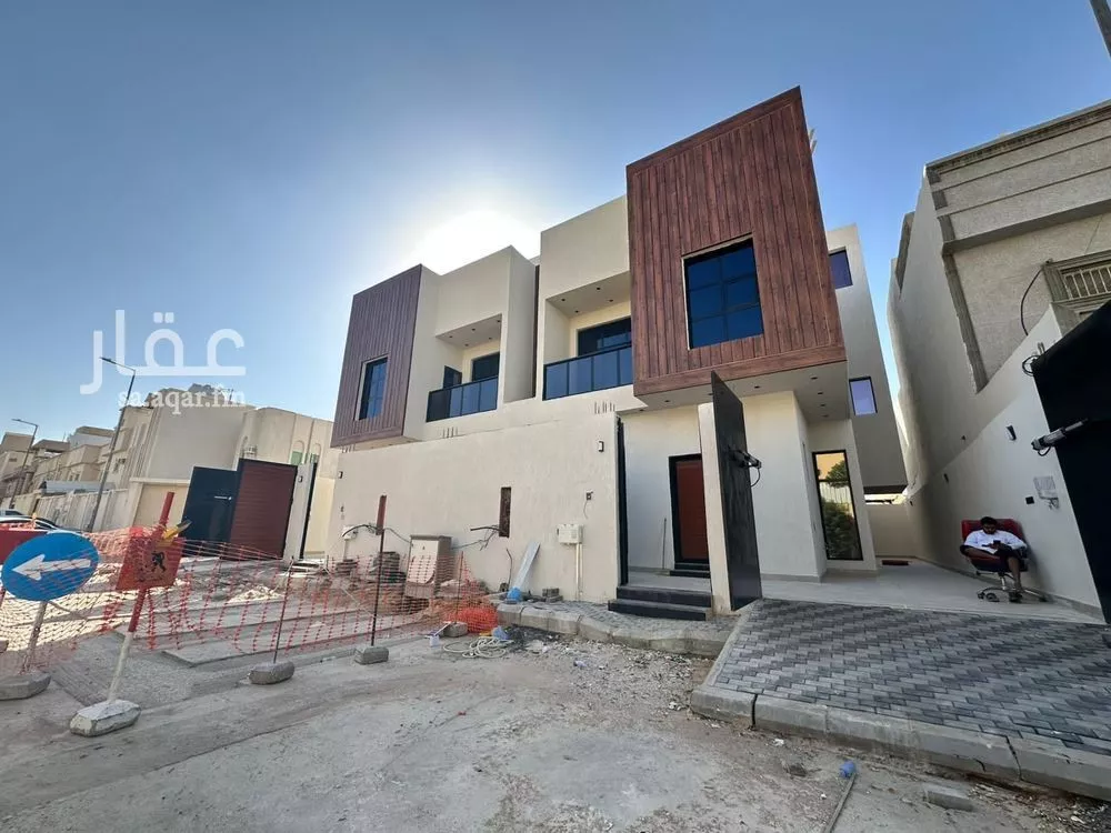 فيلا للبيع في شارع الحجرين, حي العريجاء الأوسط, مدينة الرياض, منطقة الرياض 1 صورة