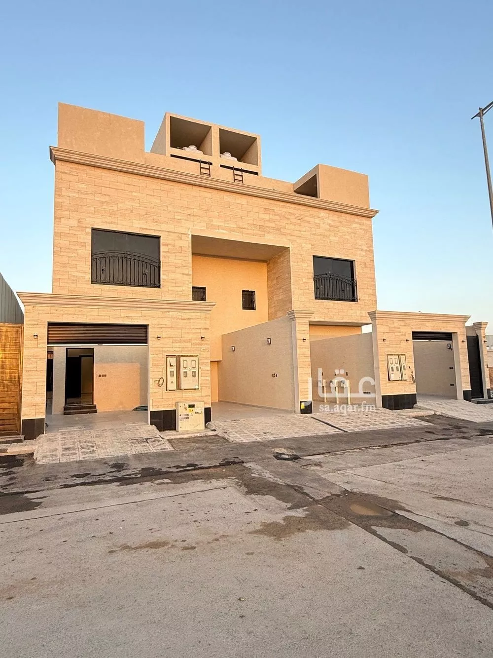 دور للبيع في شارع رقم 165, حي الجنادرية, مدينة الرياض, منطقة الرياض 1 صورة