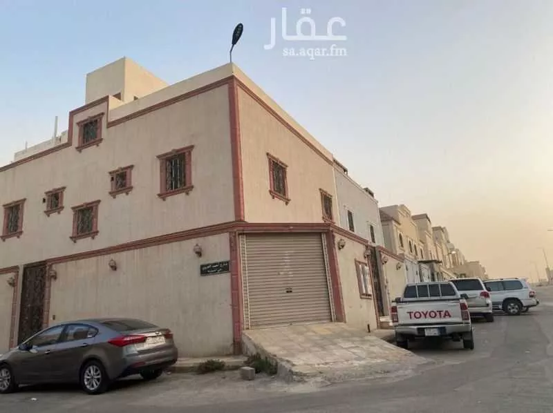 فيلا للبيع في شارع أحمد العروي, حي العزيزية, مدينة الرياض, منطقة الرياض 1 صورة