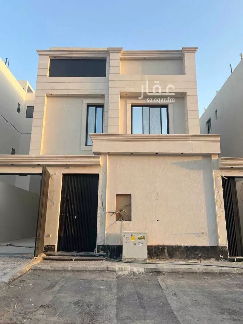 فيلا للبيع في شارع ممر12, حي الفاروق, مدينة الرياض, منطقة الرياض 1 صورة