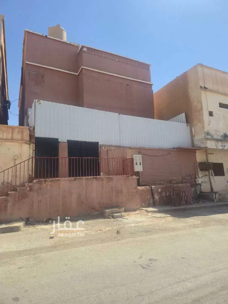 فيلا للبيع في شارع 21152498, حي العزيزية, مدينة عرعر, منطقة الحدود الشماليه 1 صورة