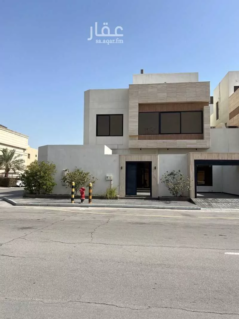 فيلا للبيع في شارع زيد بن ثابت, حي الدوحة الجنوبية, مدينة الظهران, المنطقة الشرقية 1 صورة