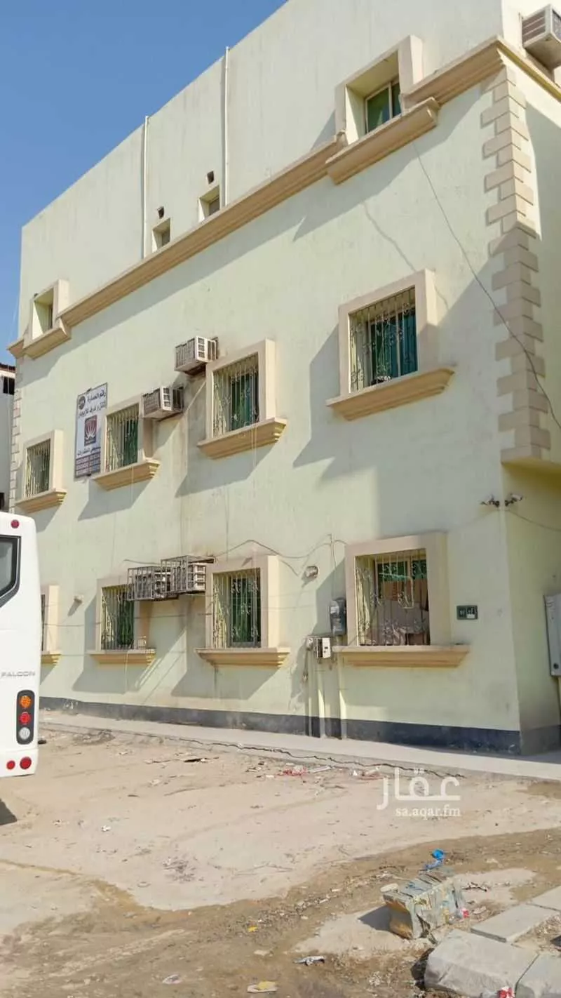عمارة للبيع في شارع شــارع 13, حي الضباب, مدينة الجبيل, المنطقة الشرقية 1 صورة