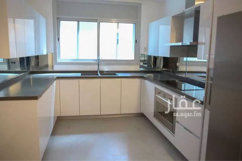 فيلا للإيجار في شارع حفص بن غياث, حي المعذر الشمالي, مدينة الرياض, منطقة الرياض 1 صورة