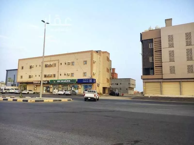 عمارة للبيع في شارع طريق ابو ذر الغفاري, حي الصفاء, مدينة رابغ, منطقة مكة المكرمة 1 صورة