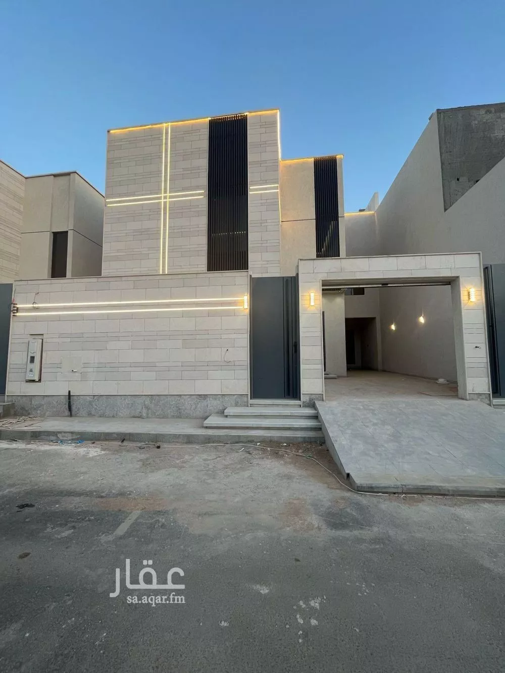 فيلا للبيع في شارع لايوجد, حي الملك فهد, مدينة عنيزه, منطقة القصيم 1 صورة