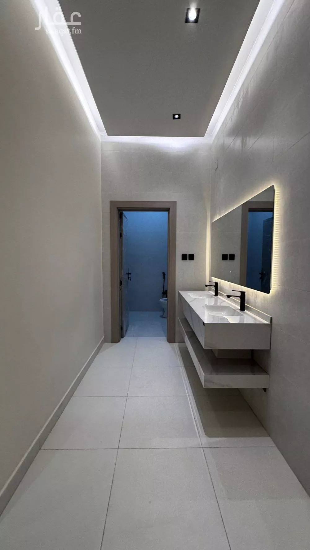 فيلا للبيع في شارع خزيمة بن أوس بن يزيد, حي الملك فهد, مدينة عنيزة, منطقة القصيم 1 صورة