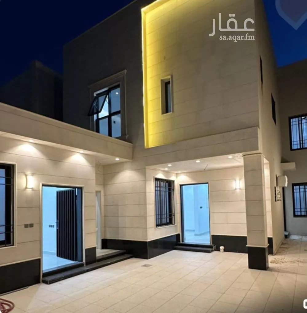 فيلا للبيع في شارع الملك فهد, حي الملك فهد, مدينة عنيزه, منطقة القصيم 1 صورة