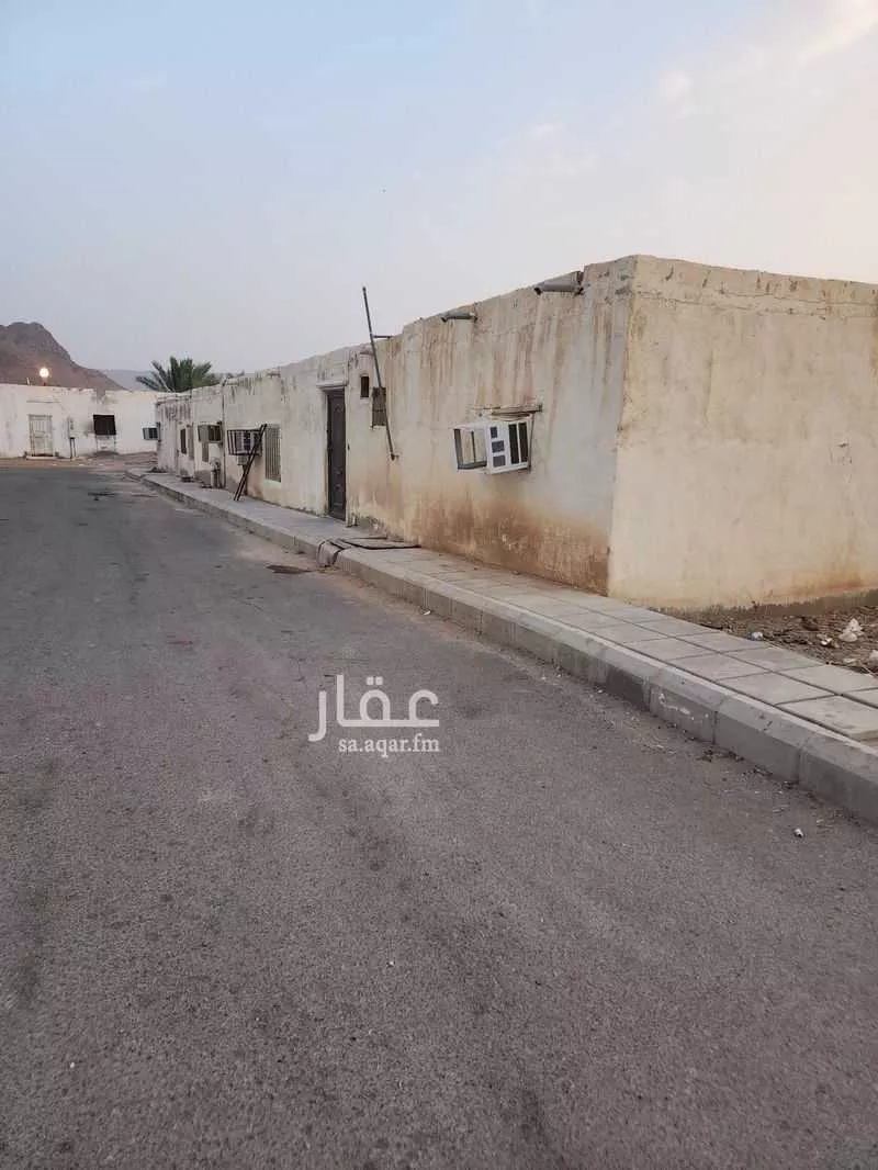 بيت للبيع في شارع ابراهيم بن المستمر العروقي ، حي المنطقة الصناعية ، المدينة المنورة ، منطقة المدينة المنورة 1 صورة