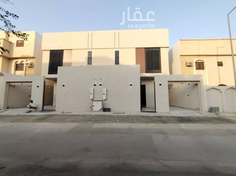 فيلا للبيع في شارع حسين الحبشي, حي العريجاء الغربي, مدينة الرياض, منطقة الرياض 1 صورة