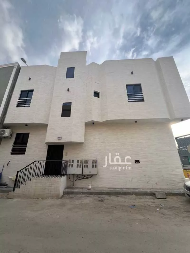 عمارة للبيع في شارع القصار, حي الشرفية, مدينة الرياض, منطقة الرياض 1 صورة