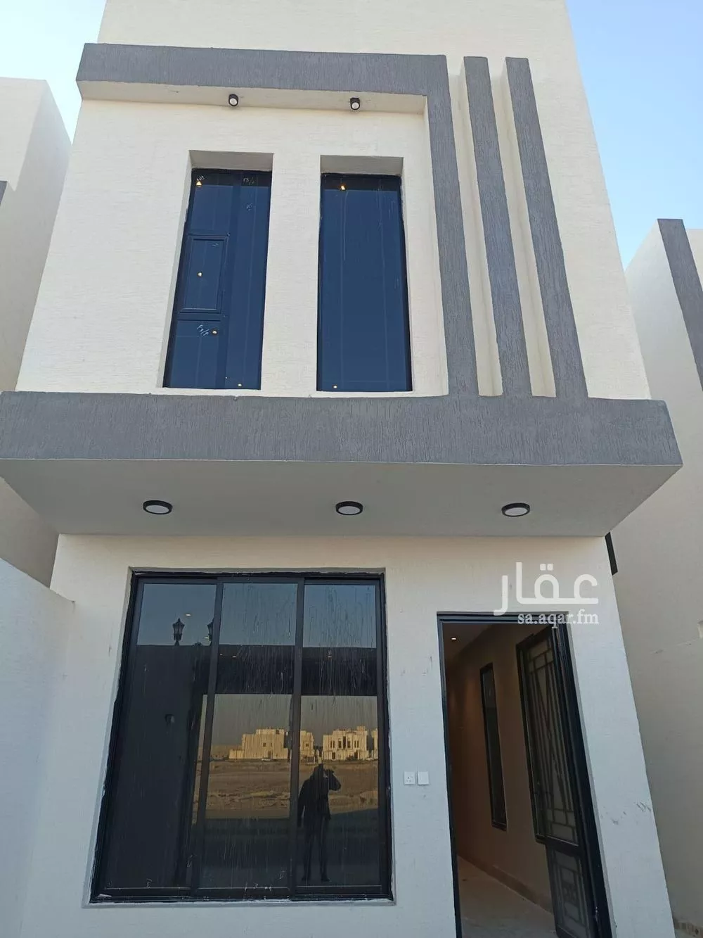 فيلا للبيع في شارع الصياد, حي الأمواج, مدينة الخبر, المنطقة الشرقية 1 صورة