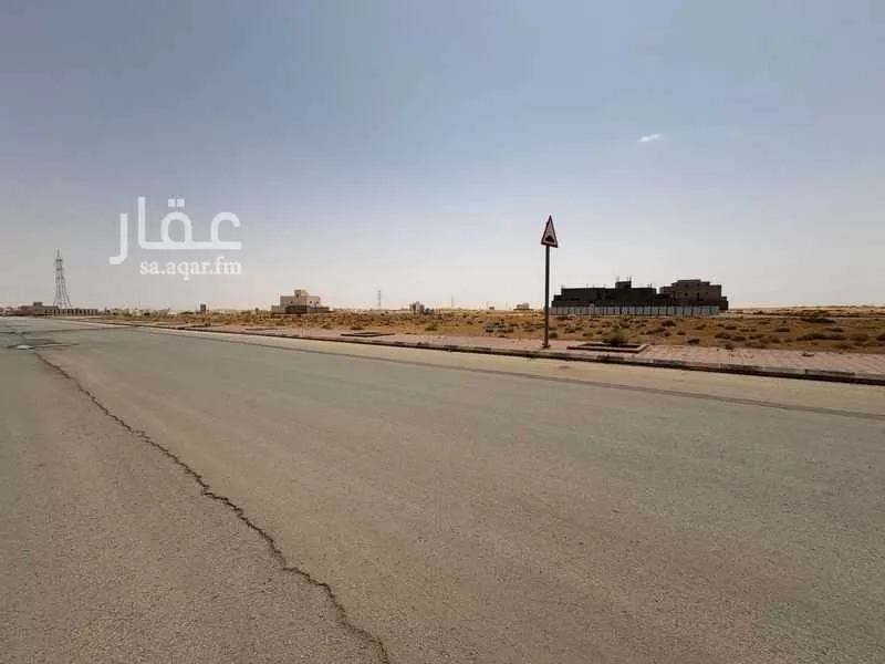 أرض للبيع في شارع شمال, حي الشقة, مدينة بريده, منطقة القصيم 1 صورة