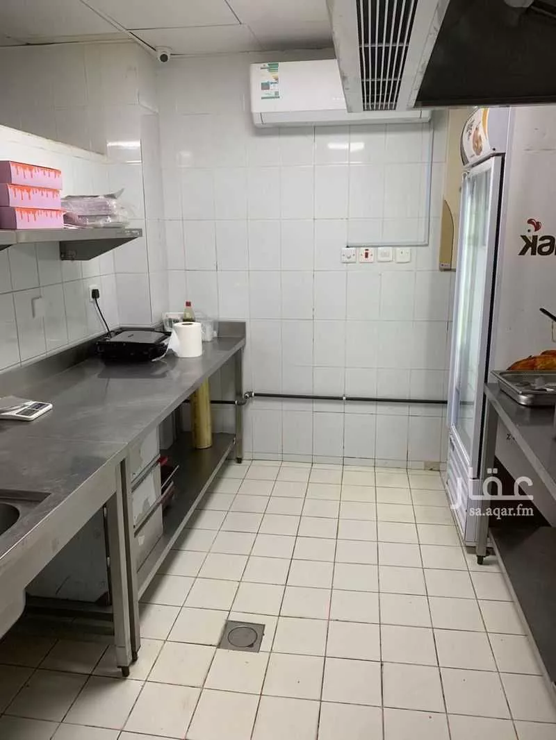 محل للإيجار في شارع الامير محمد ابن سعد ابن عبدالعزيز, حي العقيق, مدينة الرياض, منطقة الرياض 1 صورة