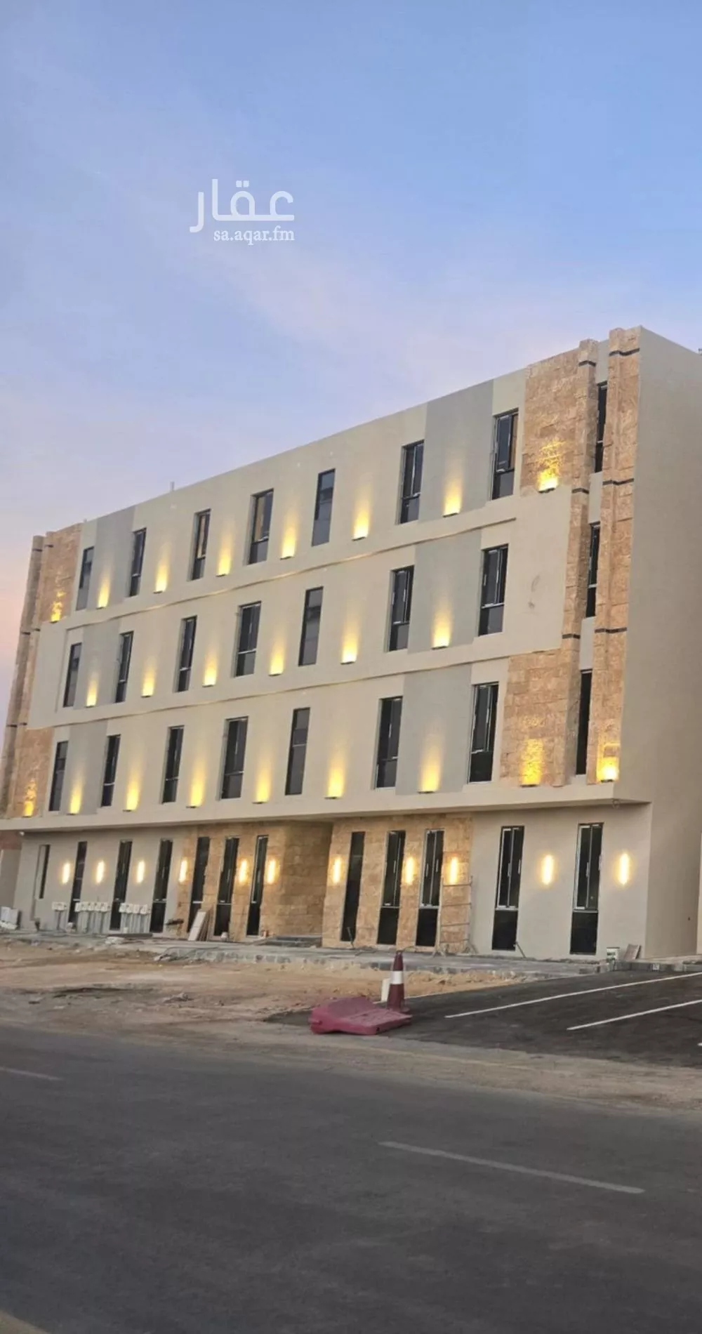 عمارة للبيع في شارع الشيخ عبدالرحمن بن إسحاق بن عبدالرحمن, حي المنار, مدينة الرياض, منطقة الرياض 1 صورة
