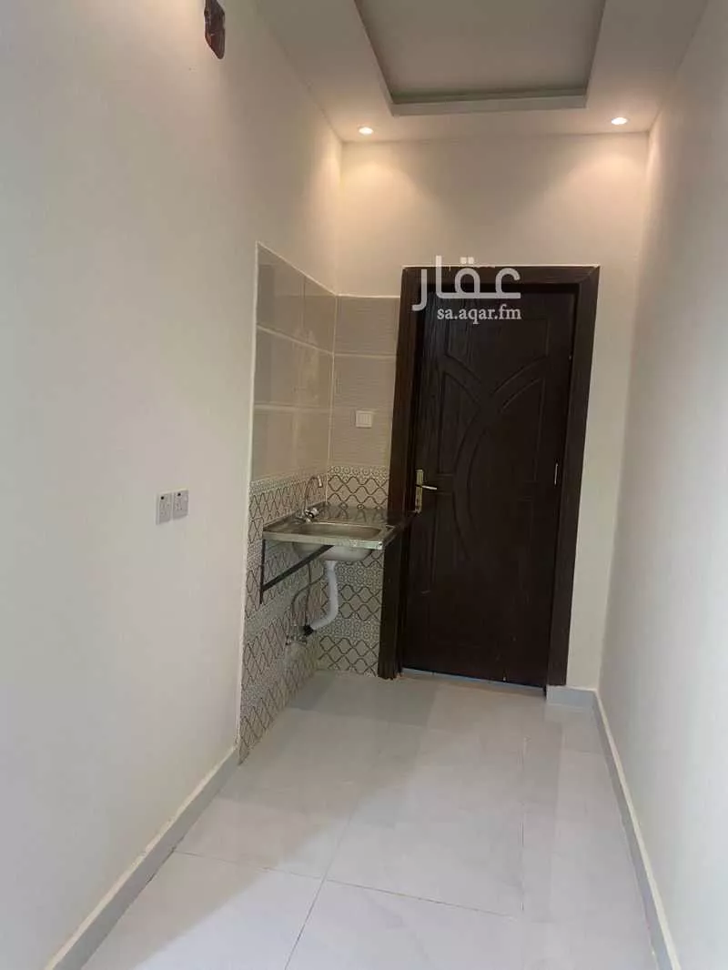 شقة للإيجار في شارع أبي الفتح بن العلامة العجيمي ، حي الشرق ، الرياض ، منطقة الرياض 1 صورة