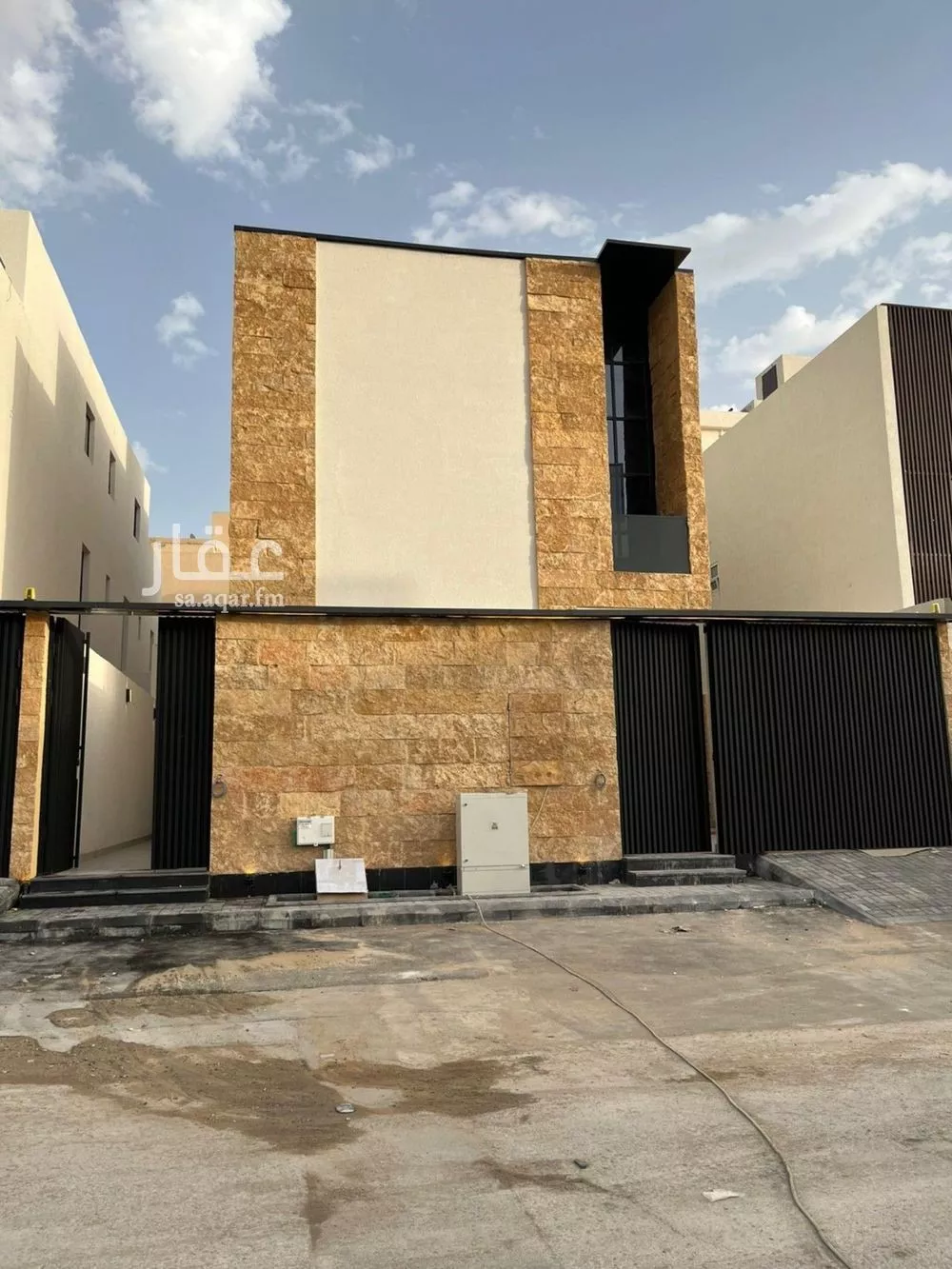 فيلا للبيع في شارع محمد شمس بن أحمد, حي العارض, مدينة الرياض, منطقة الرياض 1 صورة
