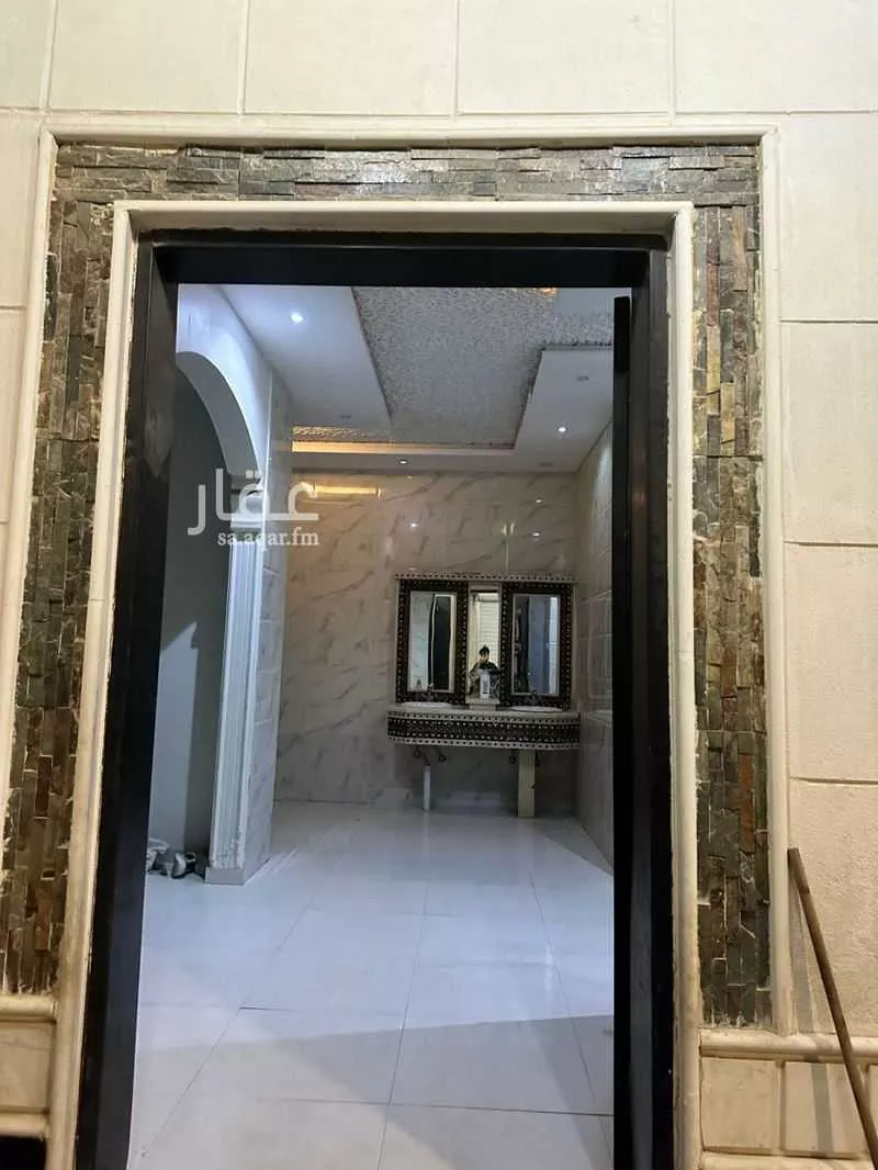 فيلا للبيع في شارع زين العابدين بن علي عبدالشكور ، حي طويق ، الرياض ، منطقة الرياض 1 صورة