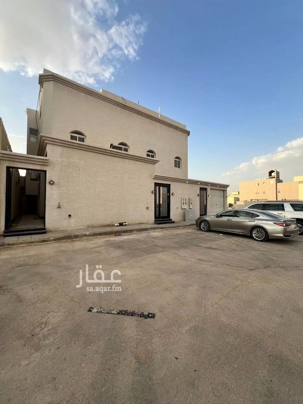 فيلا للبيع في شارع عبدالواحد اللغوي, حي المهدية, مدينة الرياض, منطقة الرياض 1 صورة