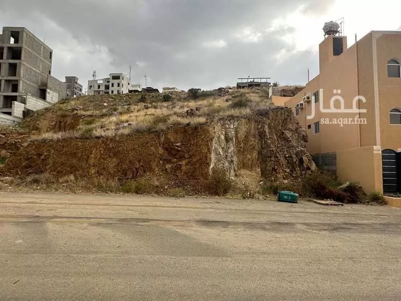 أرض للبيع في شارع احد المسارحة, حي السلام, مدينة ابها, منطقة عسير 1 صورة