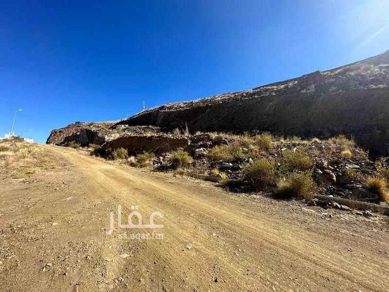 أرض للبيع في شارع العام, حي المنتزة, مدينة أبها, منطقة عسير 1 صورة