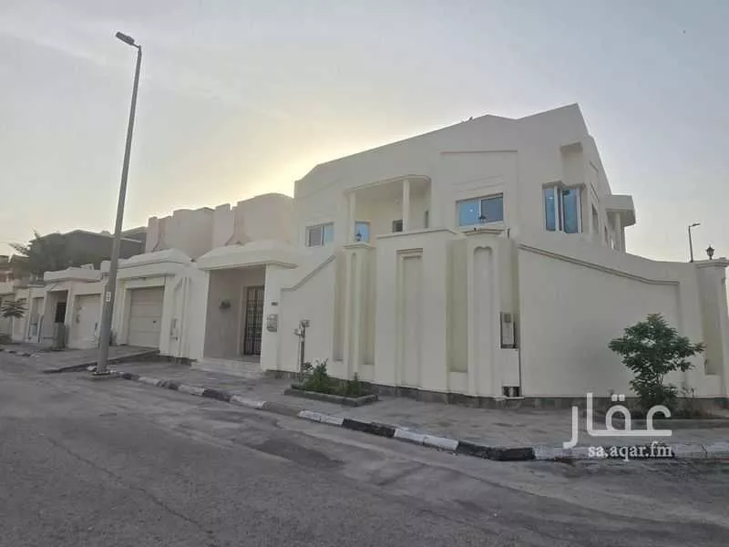 فيلا للبيع في شارع سكاكا, حي الفيصلية, مدينة الدمام, المنطقة الشرقية 1 صورة