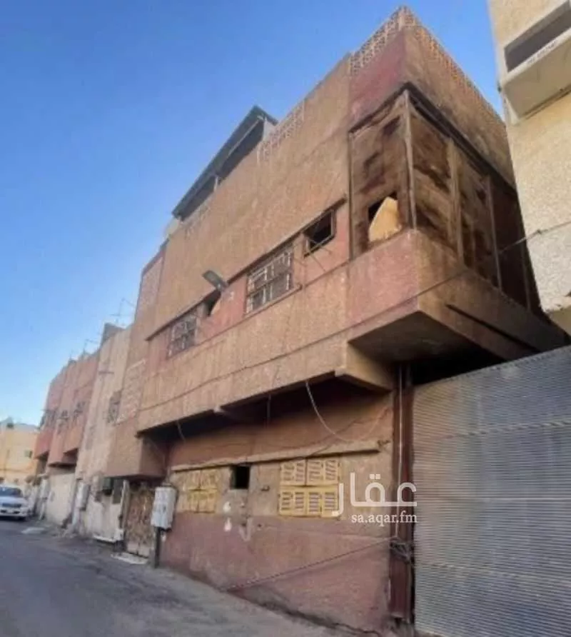 عمارة للبيع في شارع عبدالرحمن ابن يزيد النخعي, حي الأصيفرين, مدينة المدينة المنورة, منطقة المدينة المنورة 1 صورة