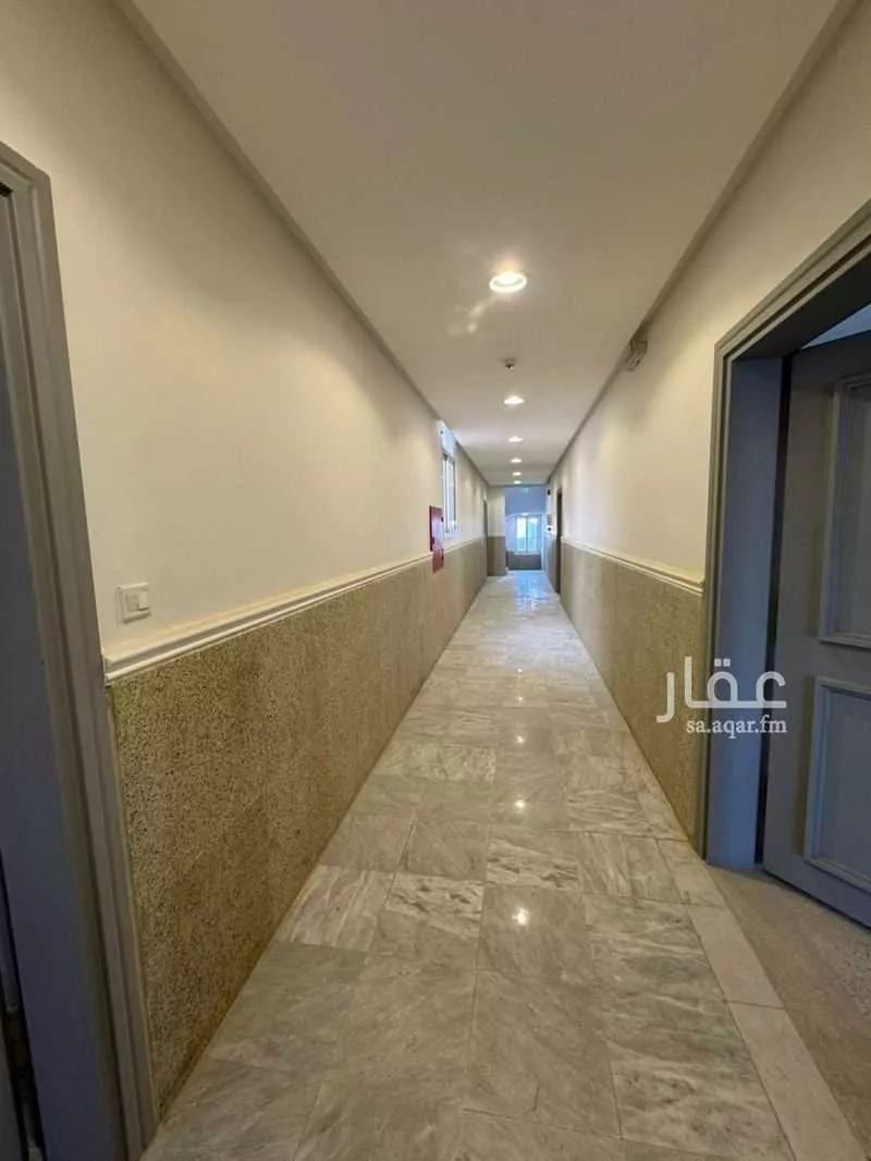 مكتب تجاري للإيجار في شارع خالد بن الوليد, حي الملك فيصل, مدينة الرياض, منطقة الرياض 1 صورة