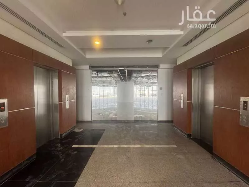 مكتب تجاري للإيجار في شارع الملك فهد الفرعي, حي الرحمانية, مدينة الرياض, منطقة الرياض 1 صورة