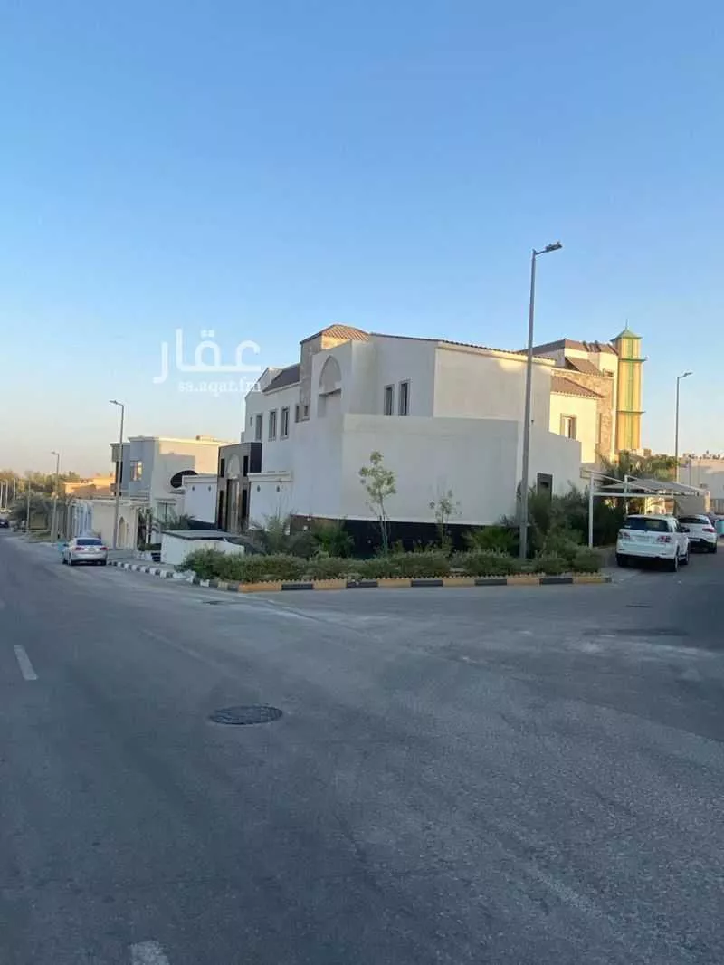 فيلا للبيع في شارع تميم بن ابي الفتوح ، حي الدوحة الجنوبية ، الظهران ، الدمام 1 صورة