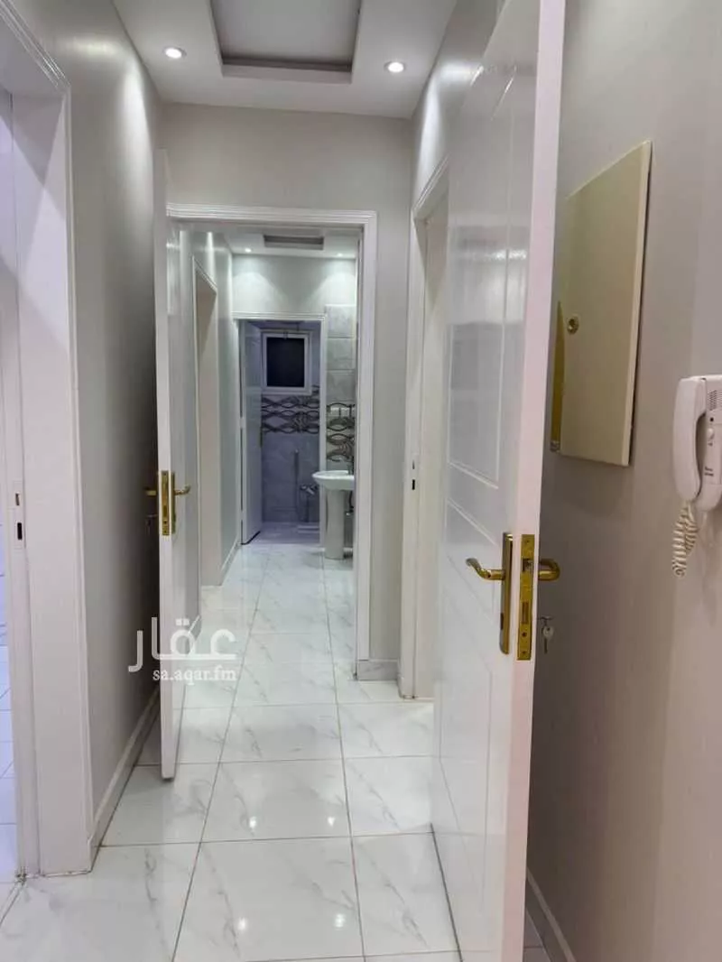 شقة للإيجار في شبه الجزيرة 105 ، حي السعادة ، الرياض ، منطقة الرياض 1 صورة