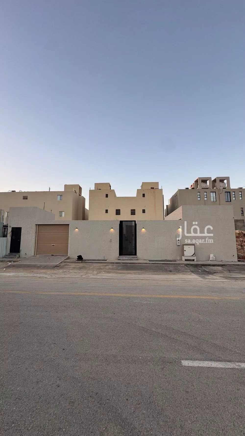 استراحة للبيع في شارع زينب بنت أبي سلمة, حي المهدية, مدينة الرياض, منطقة الرياض 1 صورة