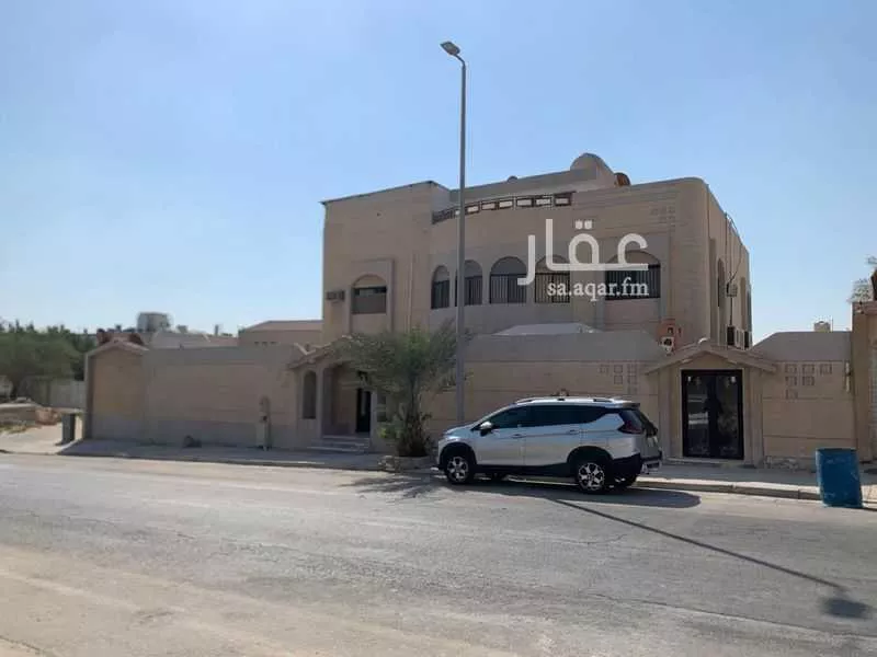 فيلا للبيع في شارع احمد بن حنبل, حي الدوحة الشمالية, مدينة الظهران, المنطقة الشرقية 1 صورة