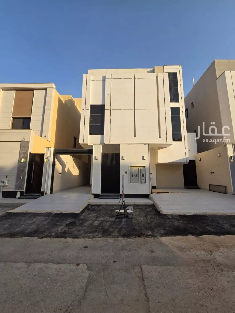 دور للبيع في شارع إبراهيم آل مبارك, حي الرمال, مدينة الرياض, منطقة الرياض 1 صورة
