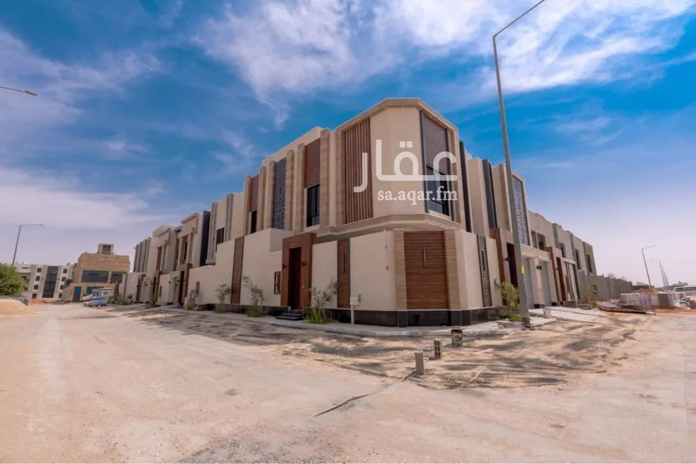 فيلا للبيع في شارع أحمد بن الحجاج, حي العارض, مدينة الرياض, منطقة الرياض 1 صورة