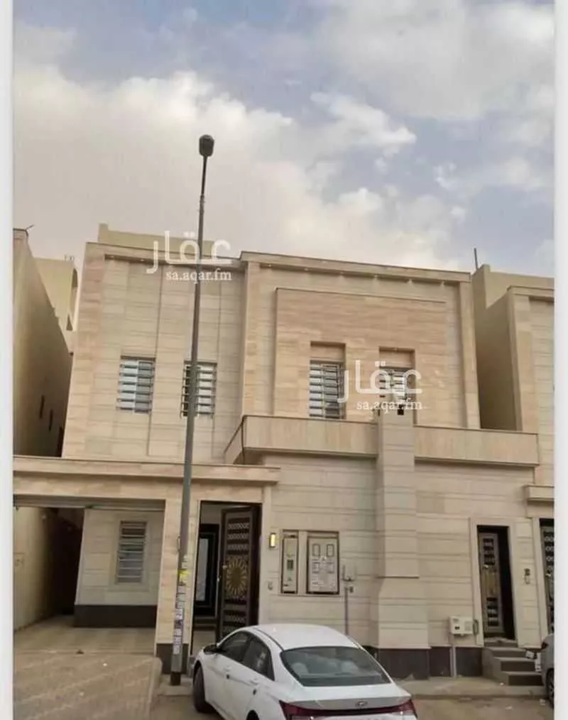 فيلا للبيع في شارع عبدالرحمن بن حسن الفتني, حي القادسية, مدينة الرياض, منطقة الرياض 1 صورة